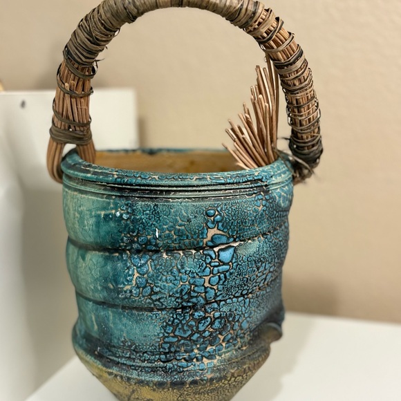 Rustic Blue Crackle Glaze Pottery Basket Planter w Handle - Picture 4 of 4